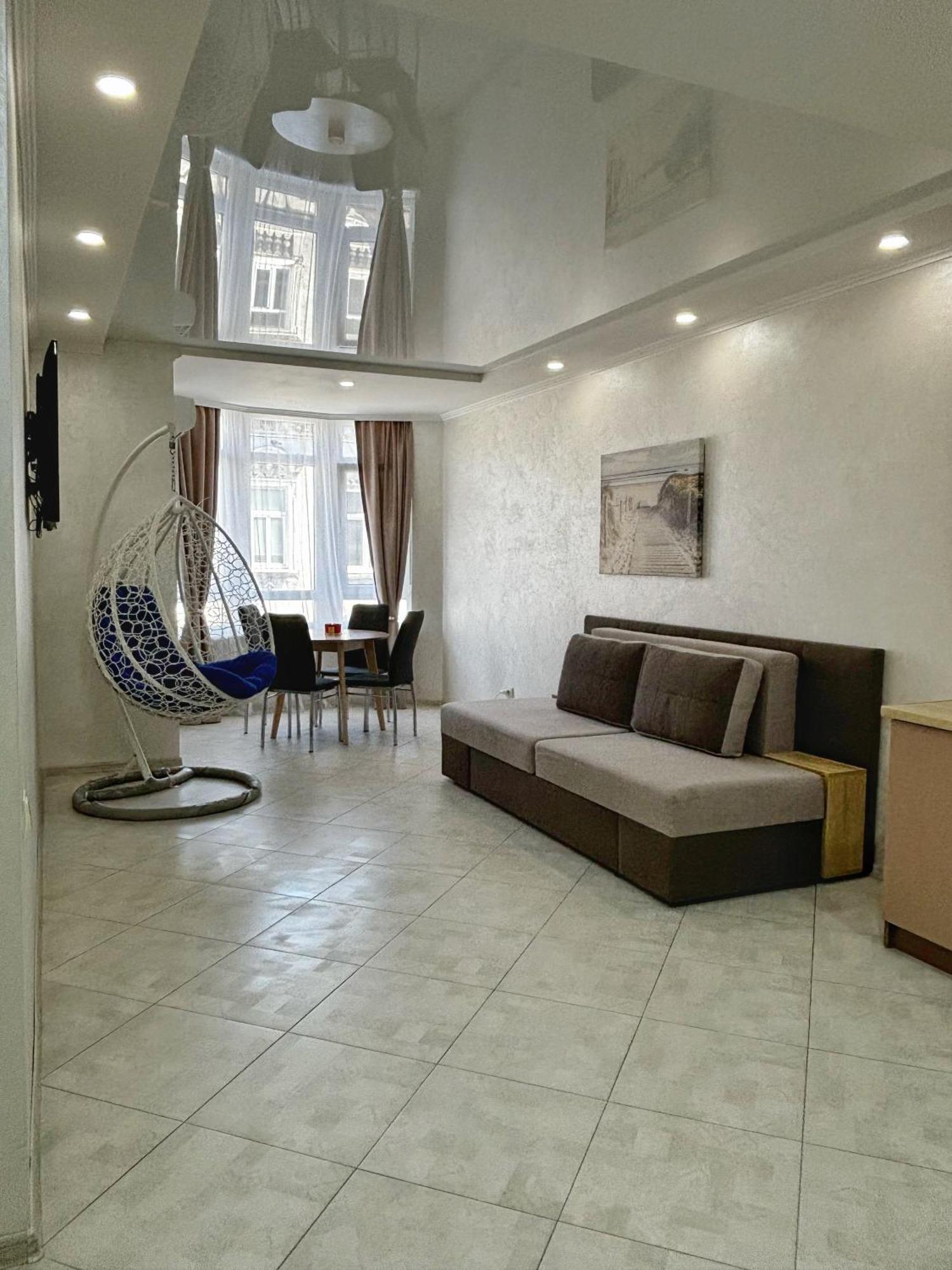 Apartment In Khmelnytsky Street Leópolis Exterior foto